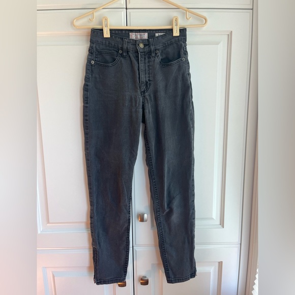 Vintage Black Washed Guess Straight Leg Jeans and Zipper Detail - Picture 2 of 4